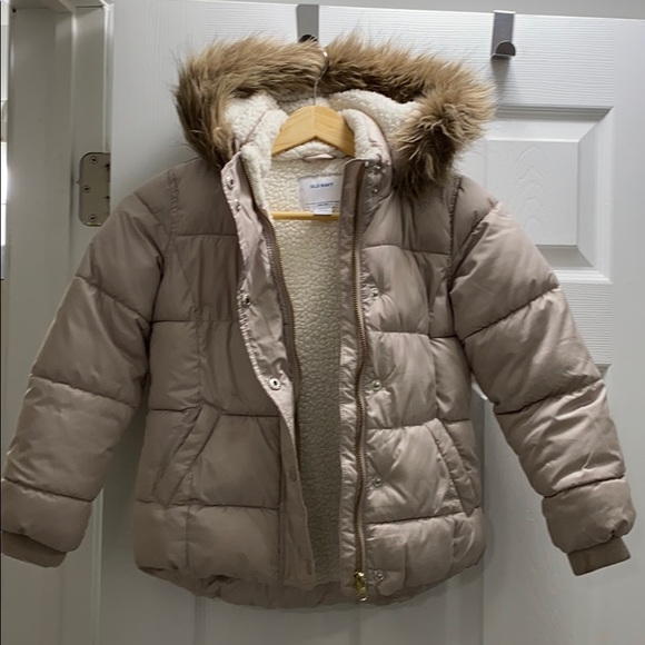 Old Navy Winter Jacket. Size 6/7 (Small) - Picture 3 of 4